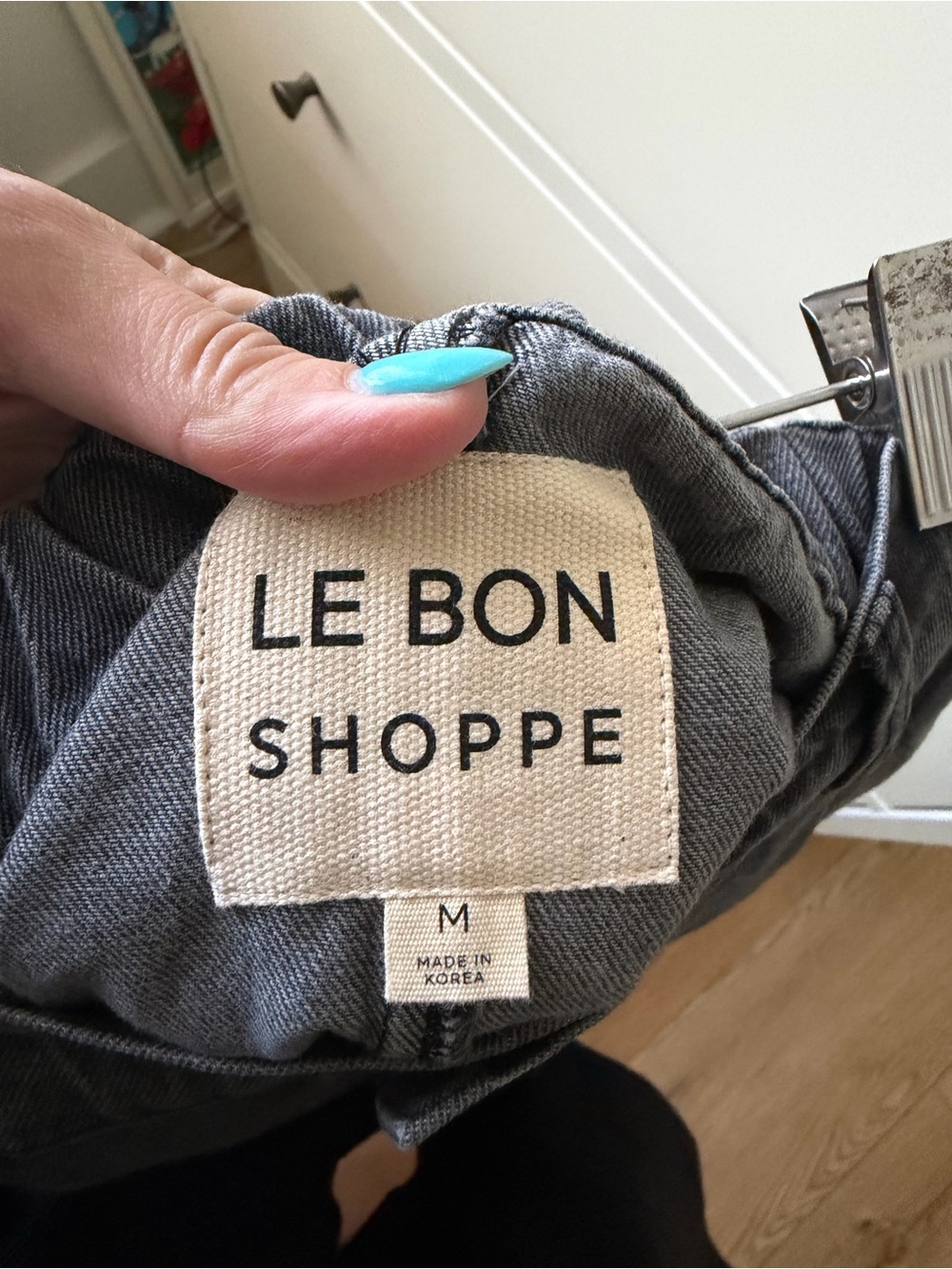Le Bon Shoppe Farm Girl Skirt Medium Grey Denim Pleated - Picture 3 of 3